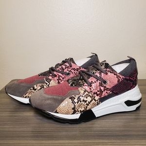 Steve Madden Cliff Pink Snake Sneakers Brand new in box. Size 10